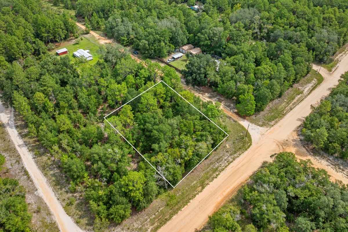 Aerial view of 0.34 acre lot in Interlachen Lakes Estates Florida